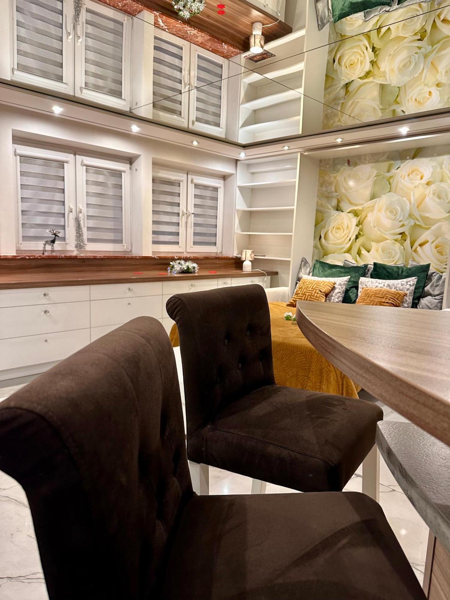 Deluxury Mirror Apartament Centrum Варшава Экстерьер фото