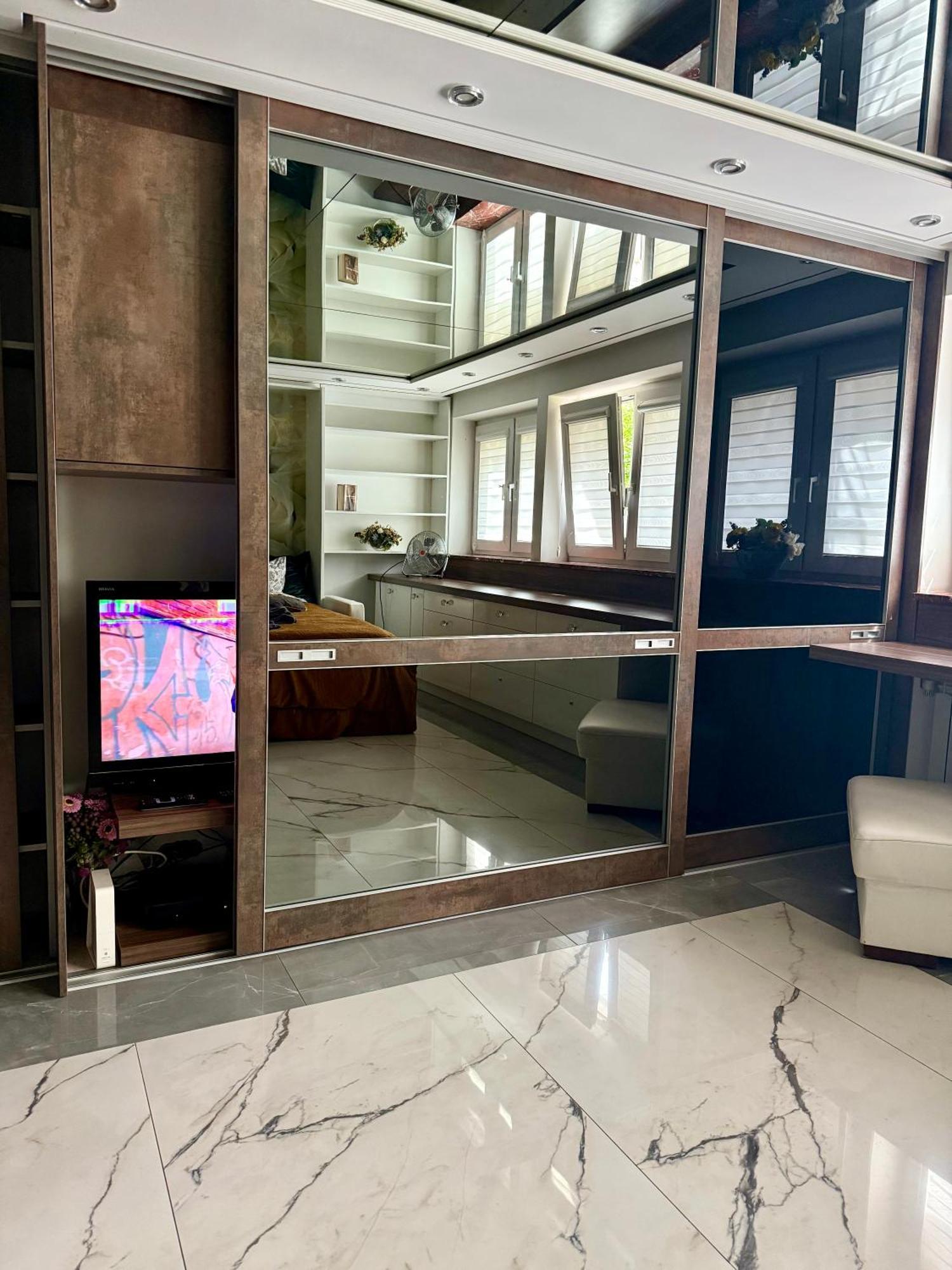 Deluxury Mirror Apartament Centrum Варшава Экстерьер фото