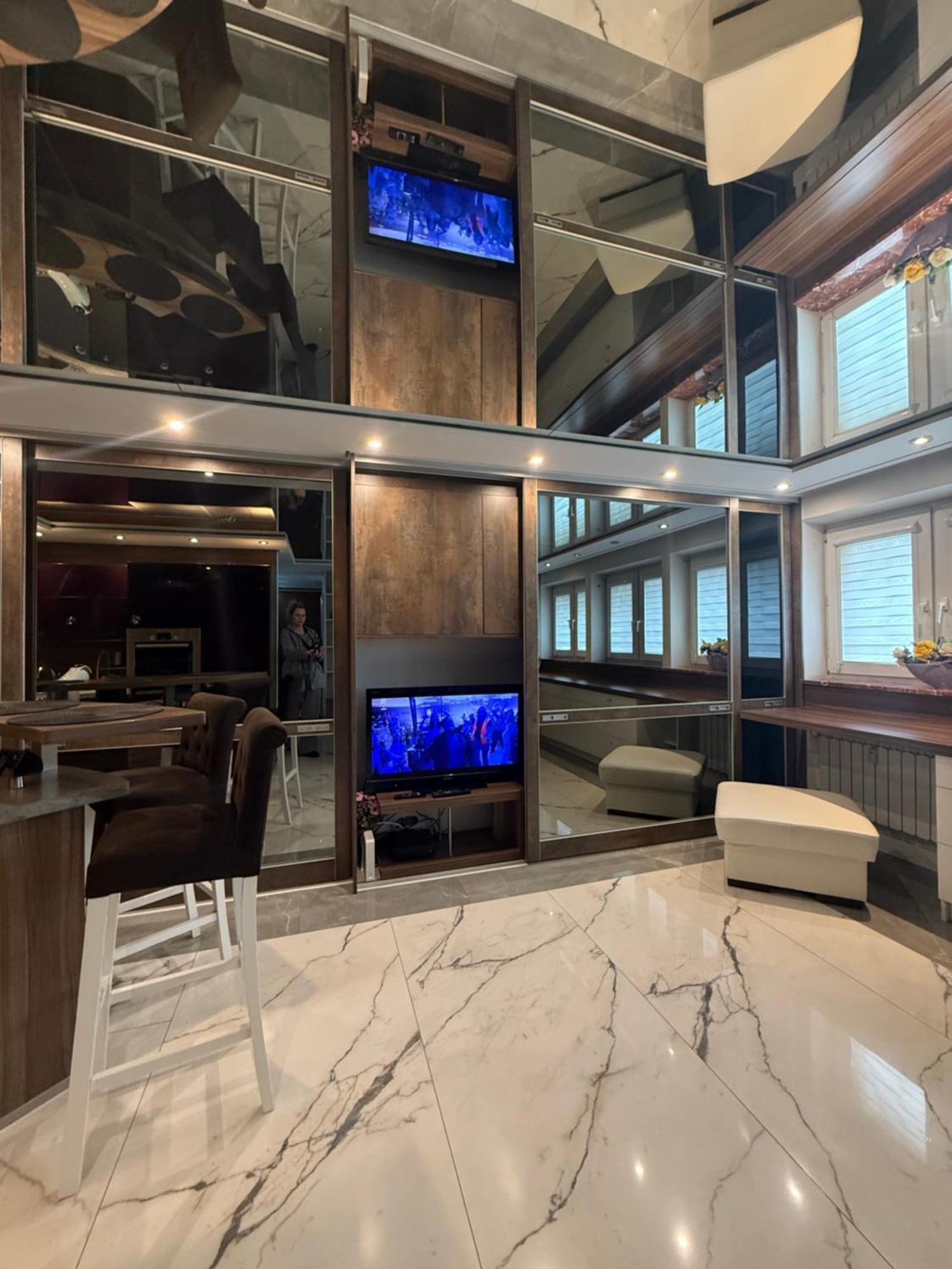 Deluxury Mirror Apartament Centrum Варшава Экстерьер фото